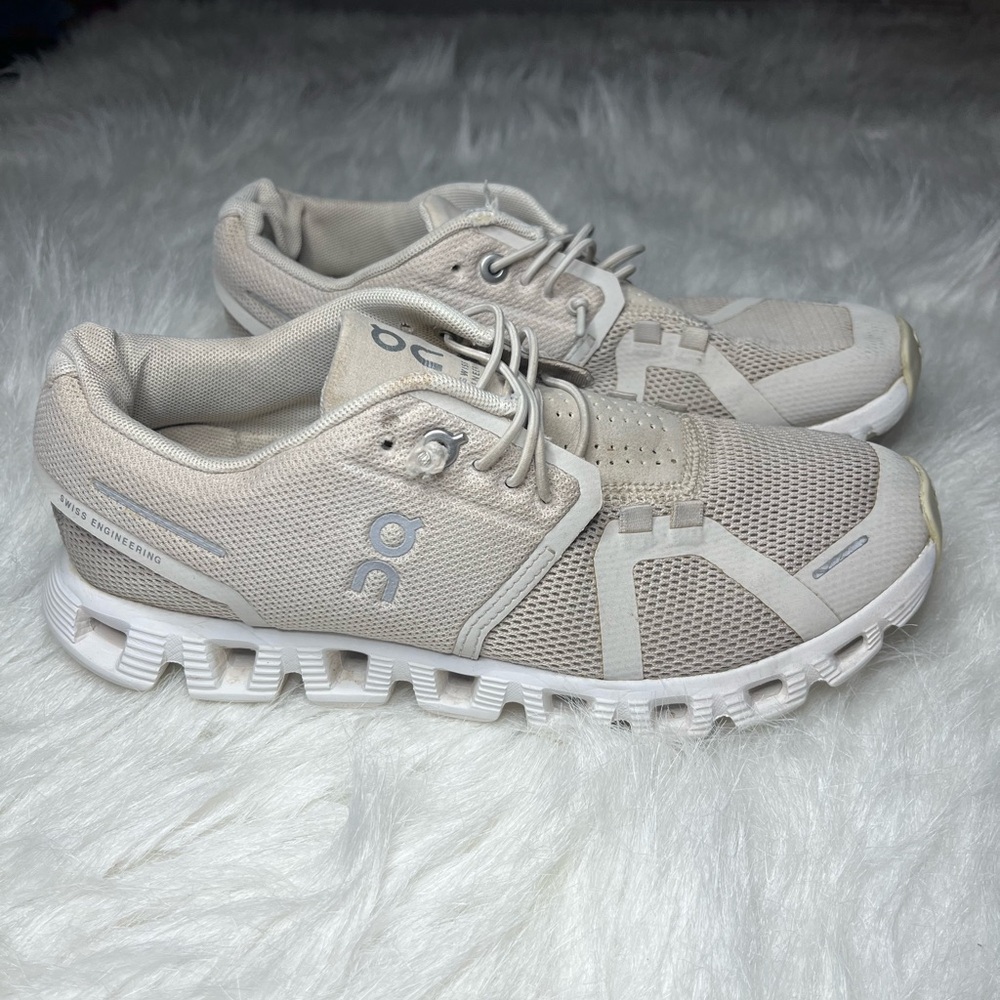 On Cloud Women’s 6